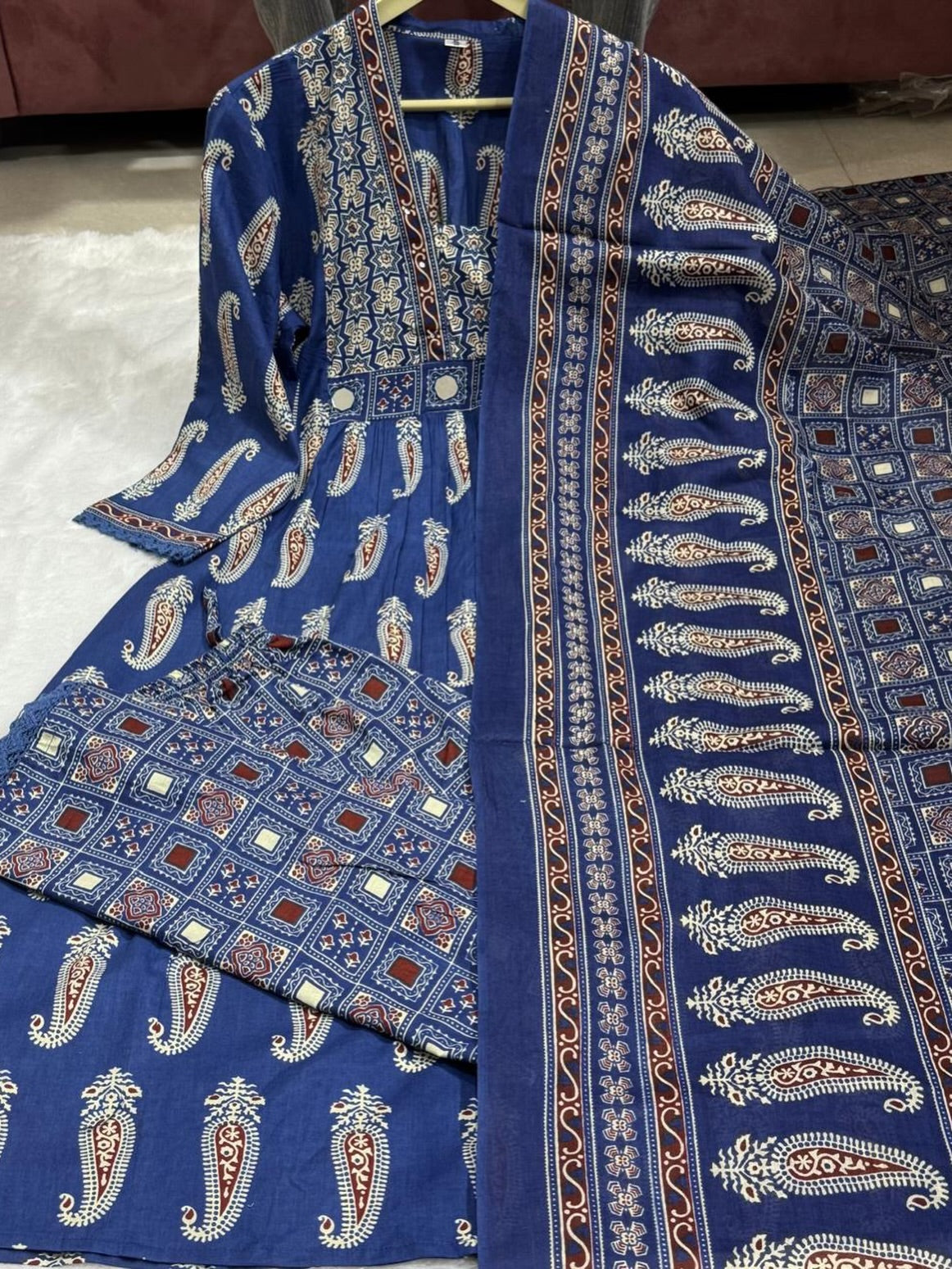 Women's V-Neck Blue Paisley Kurta and Wide-Leg Pants